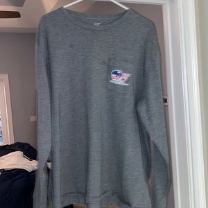 Vineyard vines hockey tshirt
